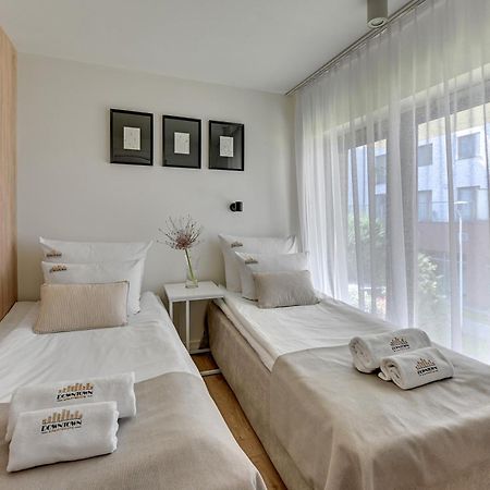 Waterlane Riverside Spa, Pool & Gym By Downtown Apartments Danzica Esterno foto