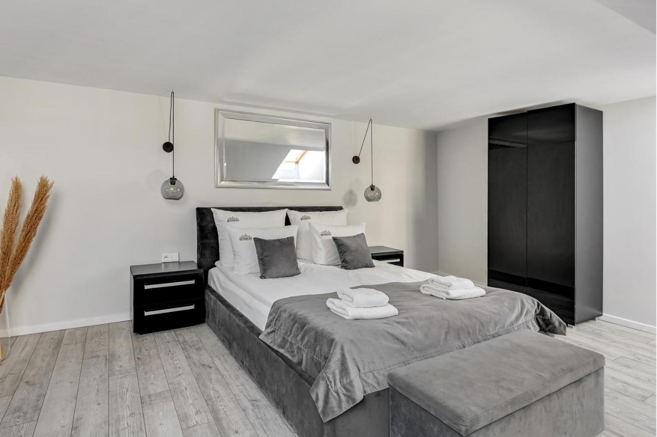 Waterlane Riverside Spa, Pool & Gym By Downtown Apartments Danzica Esterno foto