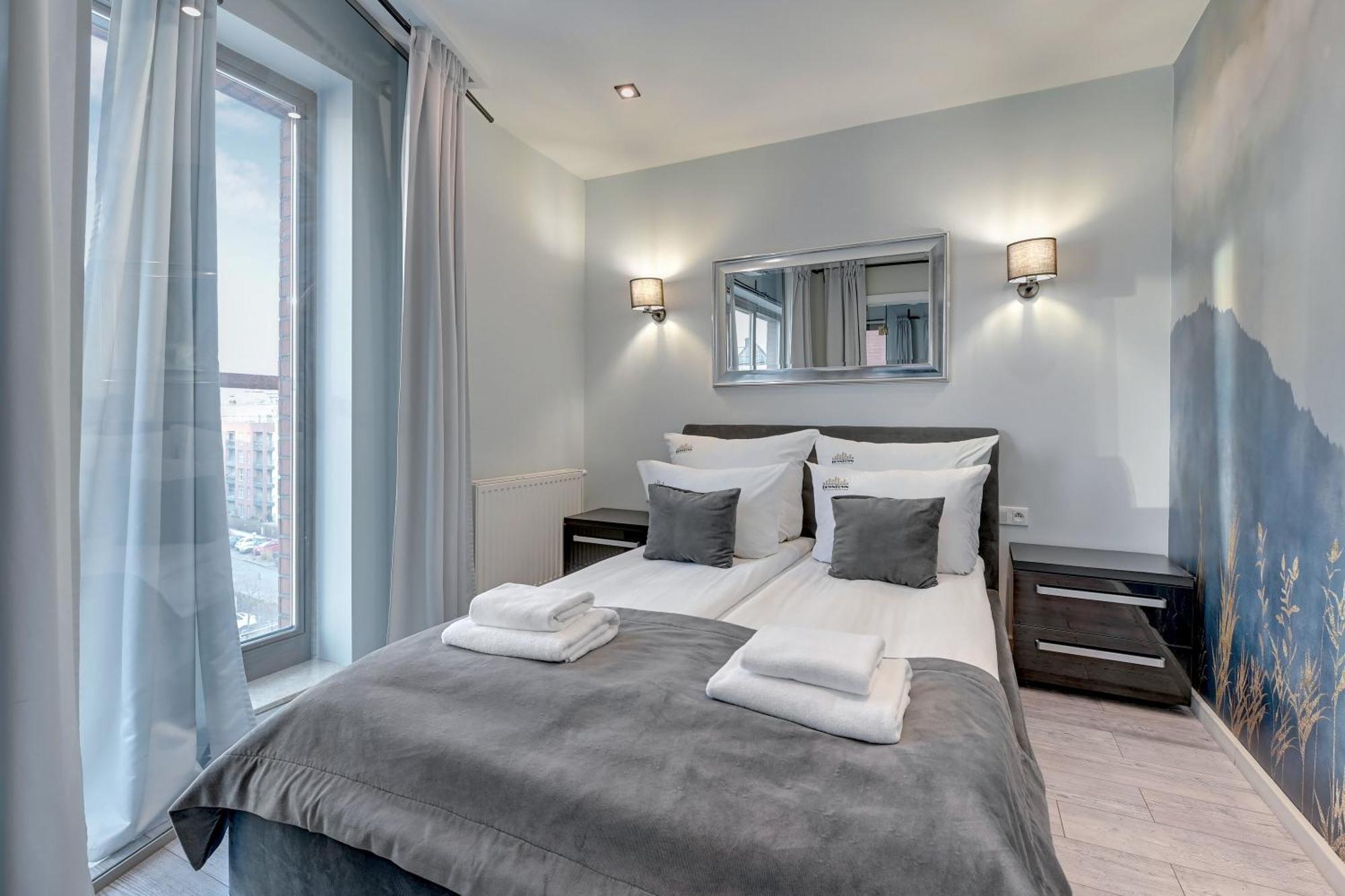 Waterlane Riverside Spa, Pool & Gym By Downtown Apartments Danzica Esterno foto
