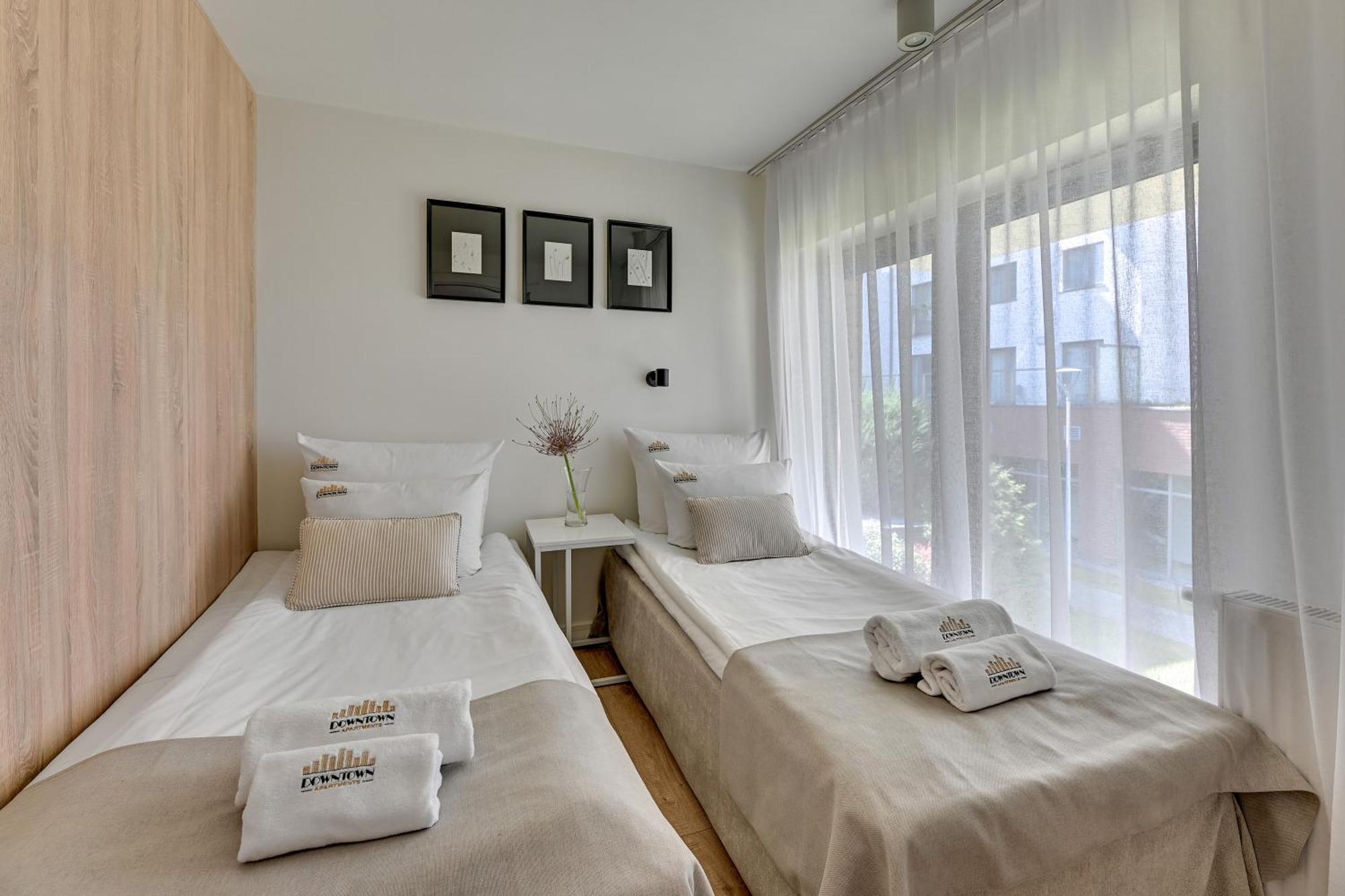 Waterlane Riverside Spa, Pool & Gym By Downtown Apartments Danzica Esterno foto